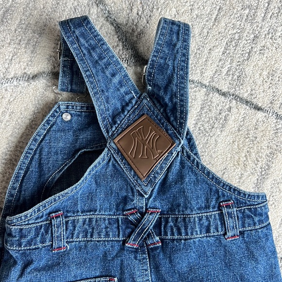 Vintage New York Yankees Denim Overalls SZ 12 months Embroidered Denim Shortalls - Picture 4 of 8